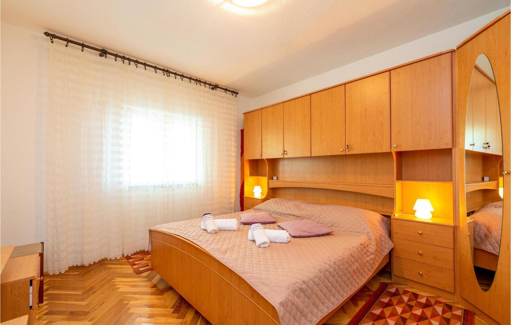 Lovely Apartment In Rovanjska With House Sea View Kültér fotó