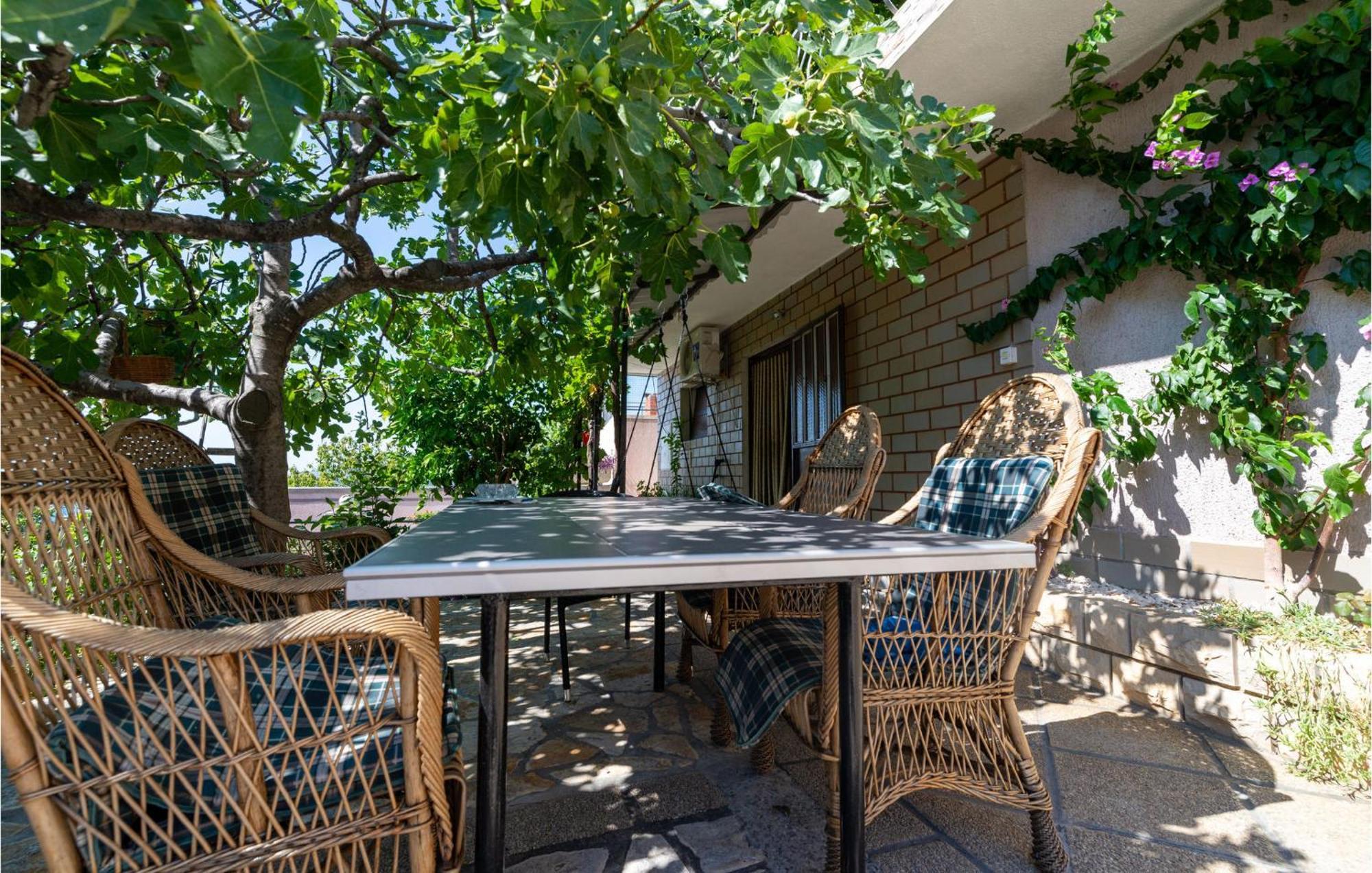 Lovely Apartment In Rovanjska With House Sea View Kültér fotó